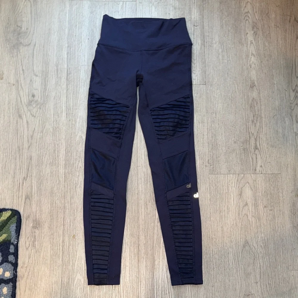 Alo Yoga Navy High-Waisted Leggings with Mesh Panels